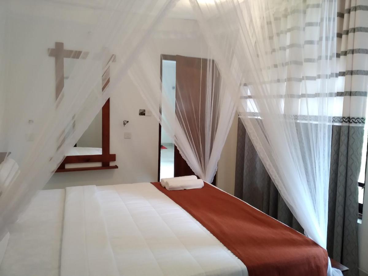 Holly House Homestay Ella Bagian luar foto