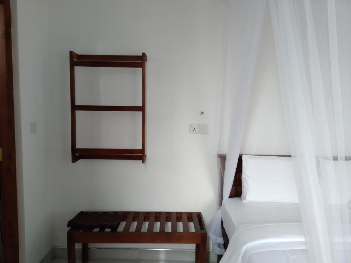 Holly House Homestay Ella Bagian luar foto