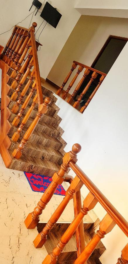 Holly House Homestay Ella Bagian luar foto
