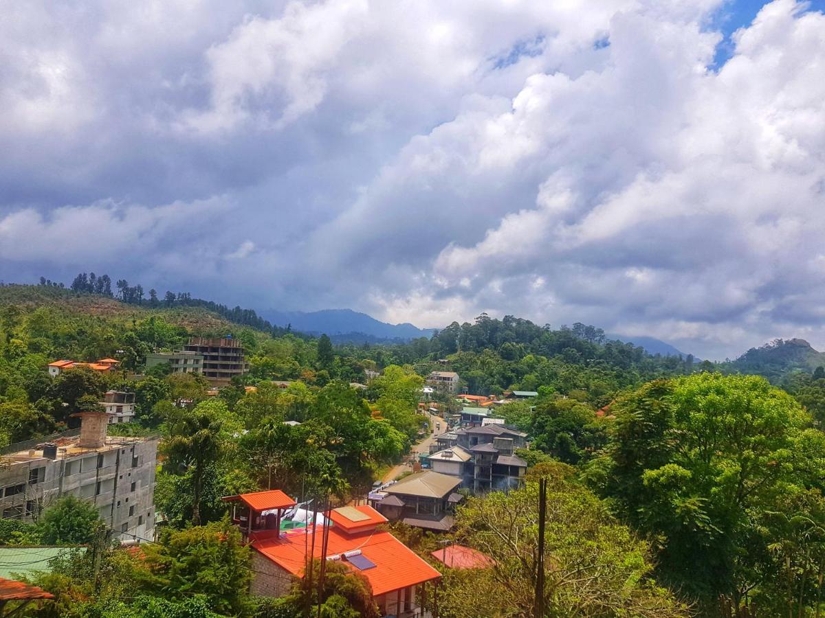Holly House Homestay Ella Bagian luar foto