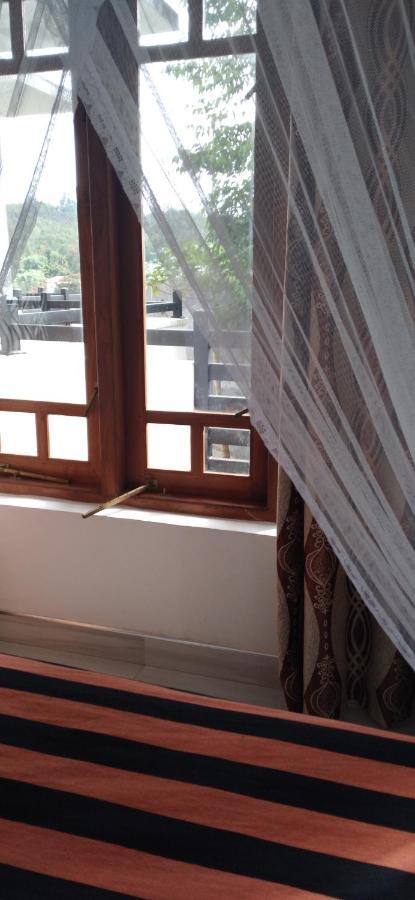 Holly House Homestay Ella Bagian luar foto