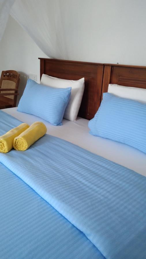 Holly House Homestay Ella Bagian luar foto
