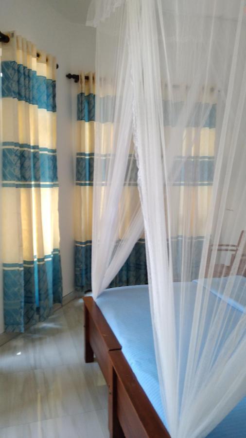 Holly House Homestay Ella Bagian luar foto